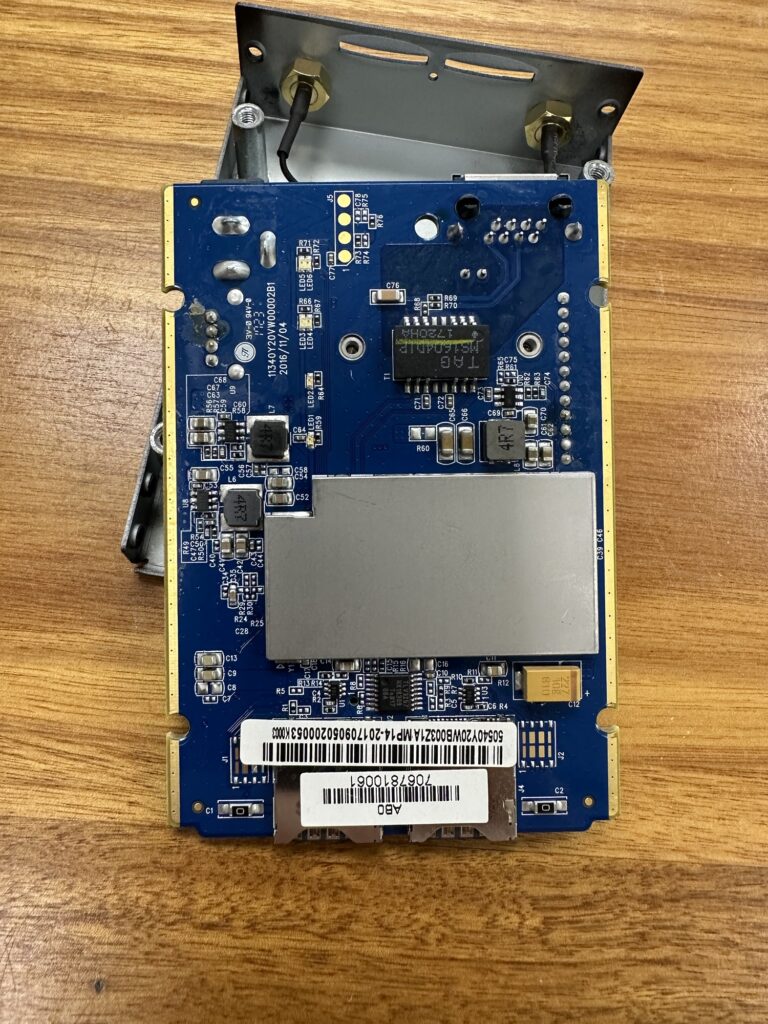 D-Link DWM-312 internals 3